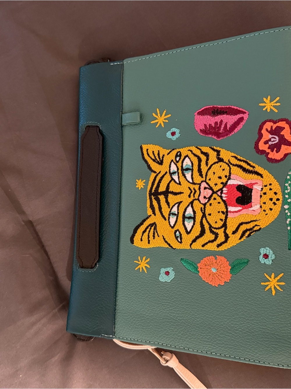 Embroidered Tiger Applique Green Women’s Shoulder Bag